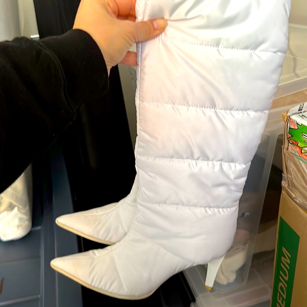 Jeffrey Campbell rain boots puffy white 8
